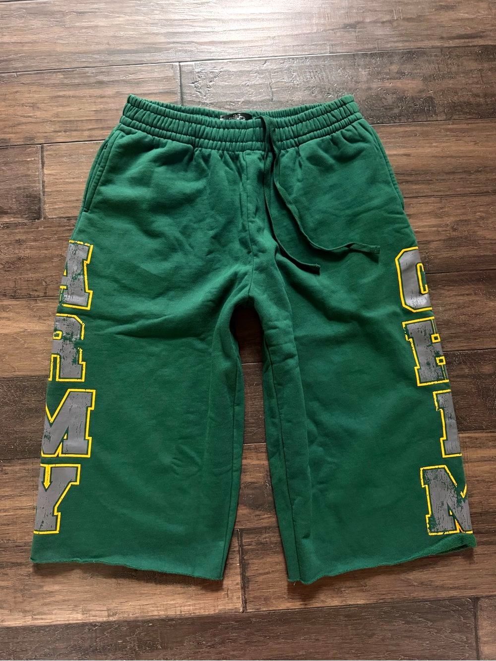 HMDD Happy Memories Don't Die Army Green Sweatshorts Sz S NEW $300!!